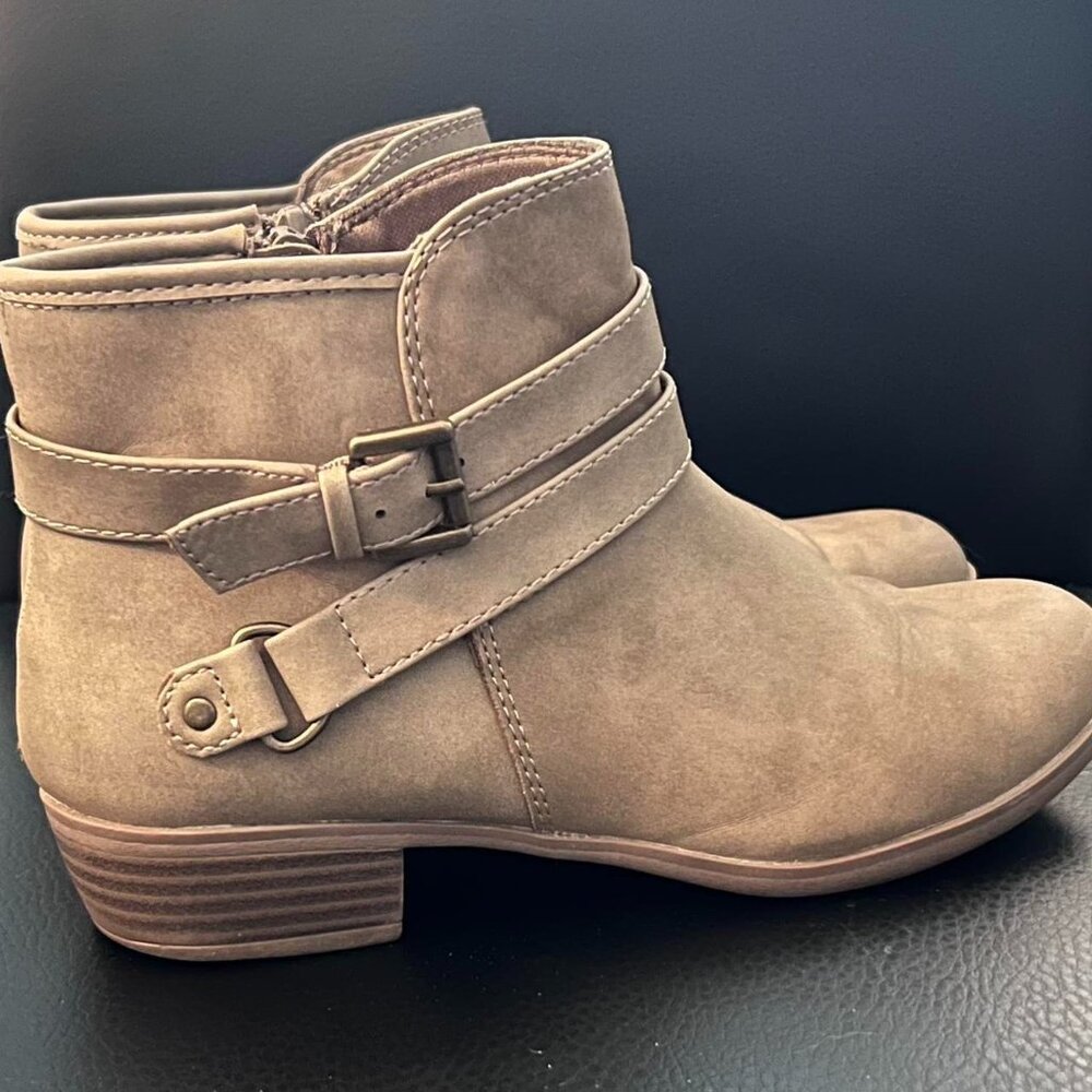 So Brand from Kohl's Tan Ankle Boot Girl's Size 5